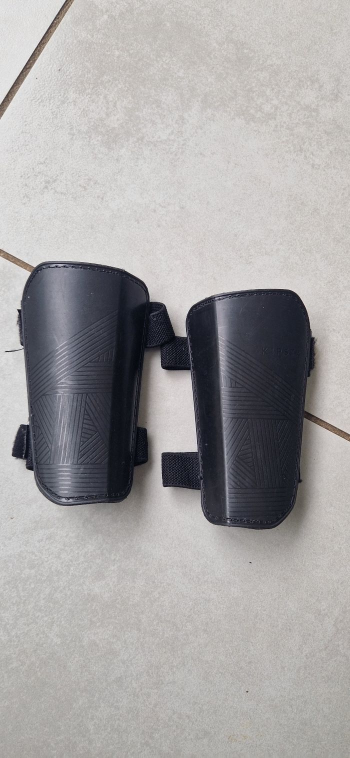 Chaussures de foot et protege tibia - photo numéro 5