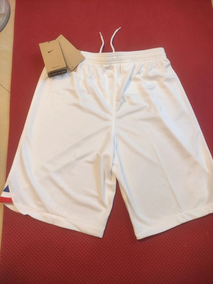 Short de foot France, Nike Authentique Officiel taille Adulte Homme S, Neuf - photo numéro 10