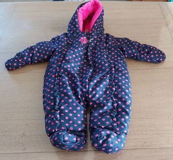 Combipilote fille 6mois en très bon état