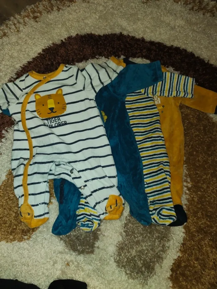 4 Pyjamas velours
