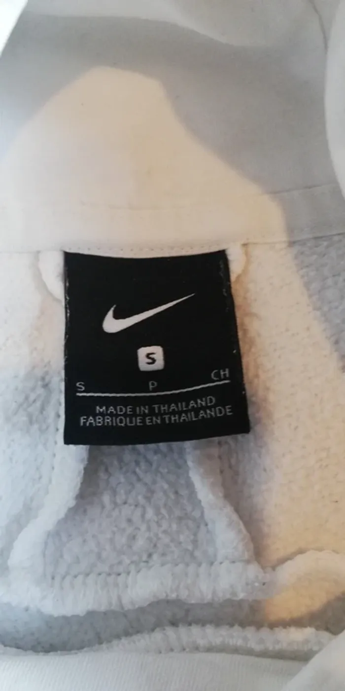 Pull Nike - photo numéro 4