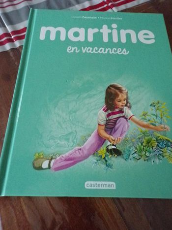 Livre  N°27 Martine en vacances Casterman 2017