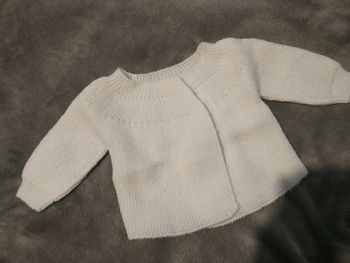 Gilet naissance blanc cassé