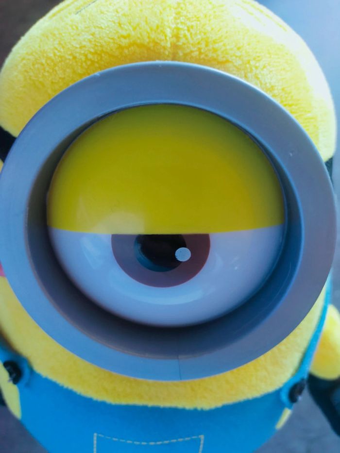 Peluche officiel minion, de moi moche et méchant avec son monocle - photo numéro 2