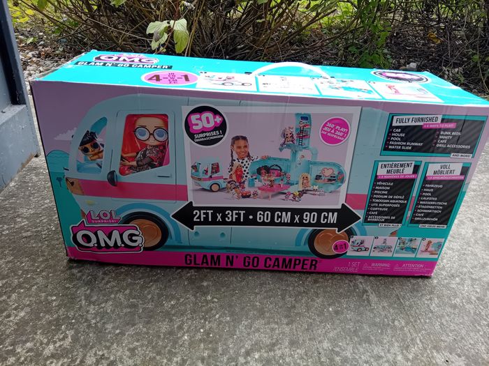 Idée cadeau copinge car LOL OMG avec surprise