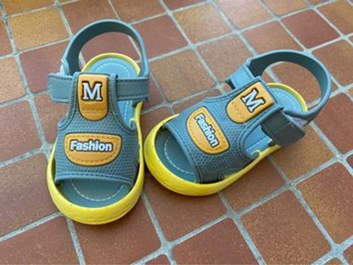 Sandales d’été, taille 18-24 mois