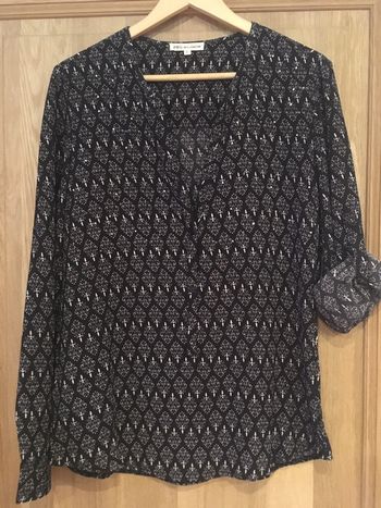 Chemise manches longues femme Millenium noir blanc arabesques et strass