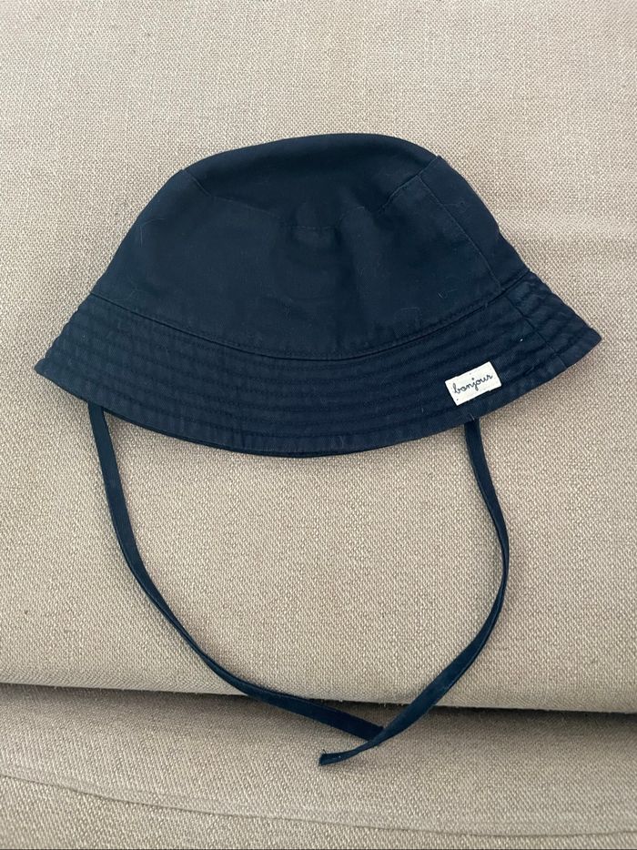 Chapeau bleu marine