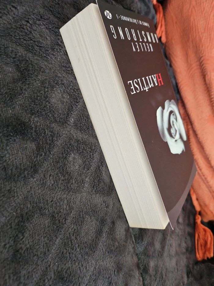Livre de poche kelley Armstrong hantise - photo numéro 5