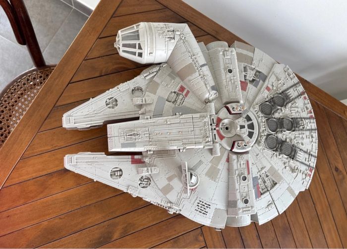 Millennium Falcon 2008 Hasbro Legacy Collection Star Wars - très bon état - photo numéro 2