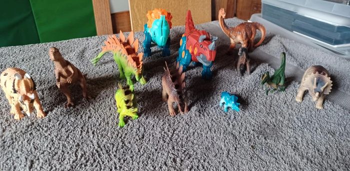 Lot de jouet dinosaure