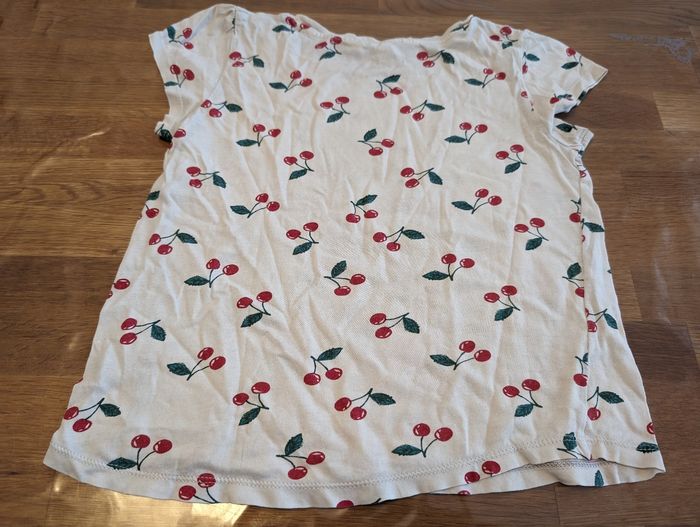 T-shirt cerises fille 6 -8 ans 122-128 cm H&M - photo numéro 3