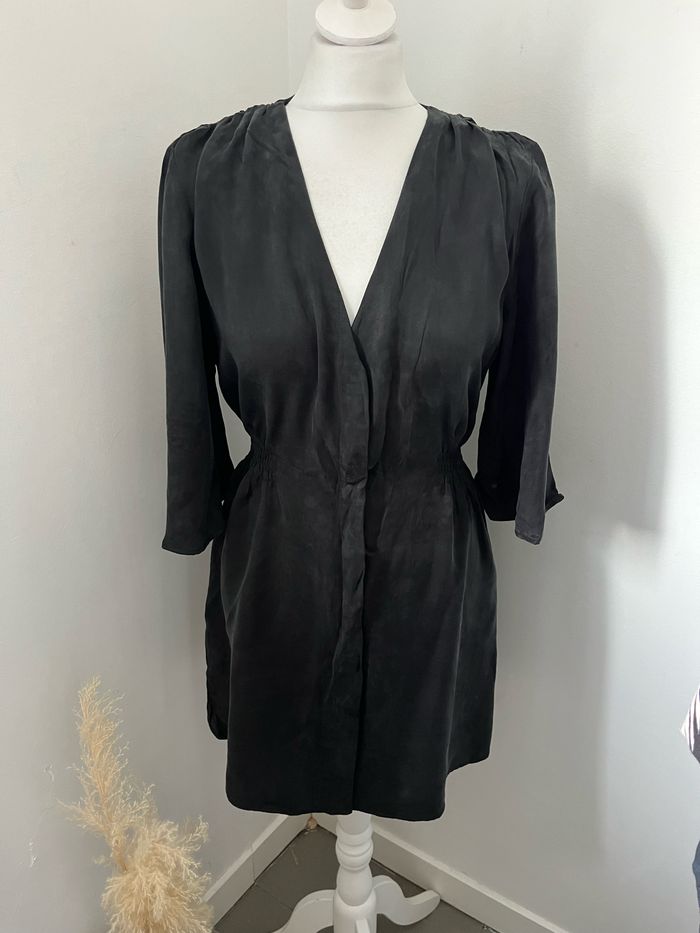 Robe cintrée satinée Zara M