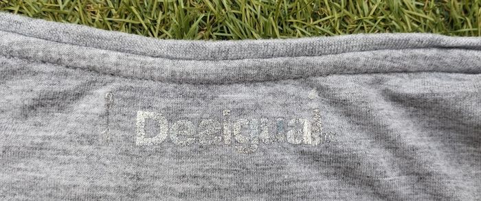 Très beau petit tee-shirt gris - photo numéro 4