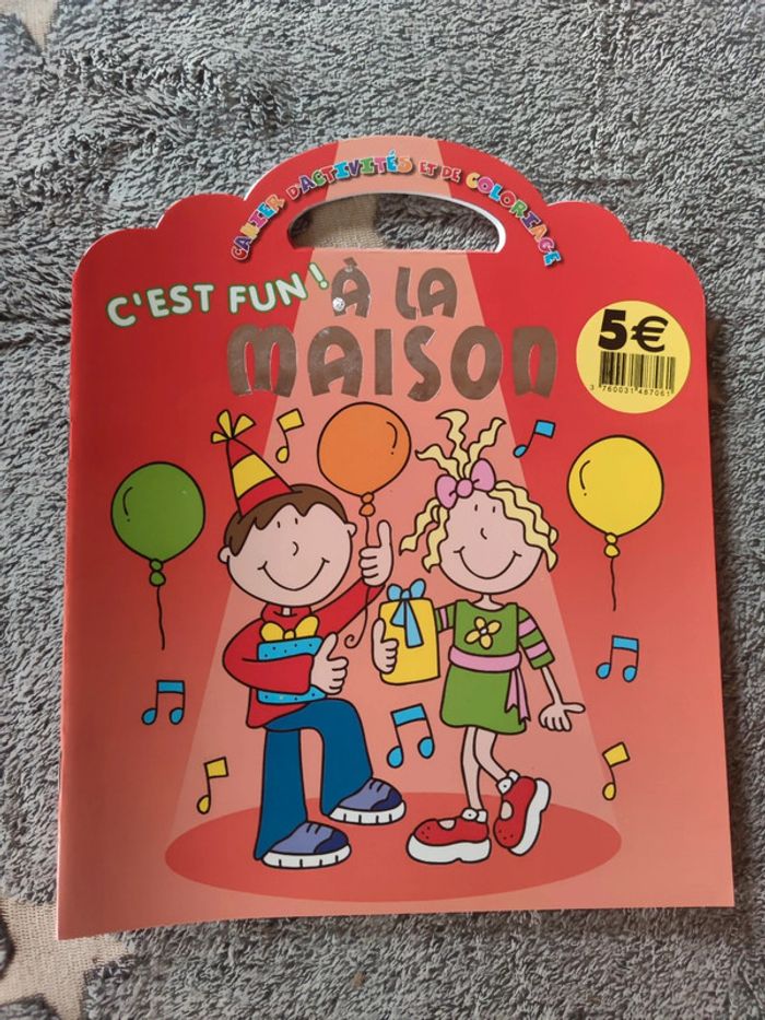 Livre cahier d'activités et de coloriage c'est fun a la maison
