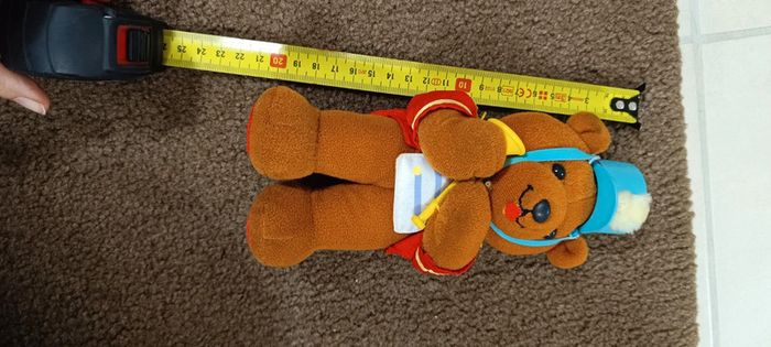 Peluche ours trompette chapeau plume - photo numéro 2