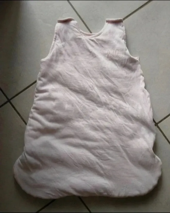 Gigoteuse chaude. Rose . Kiabi.
Taille 0-6 mois