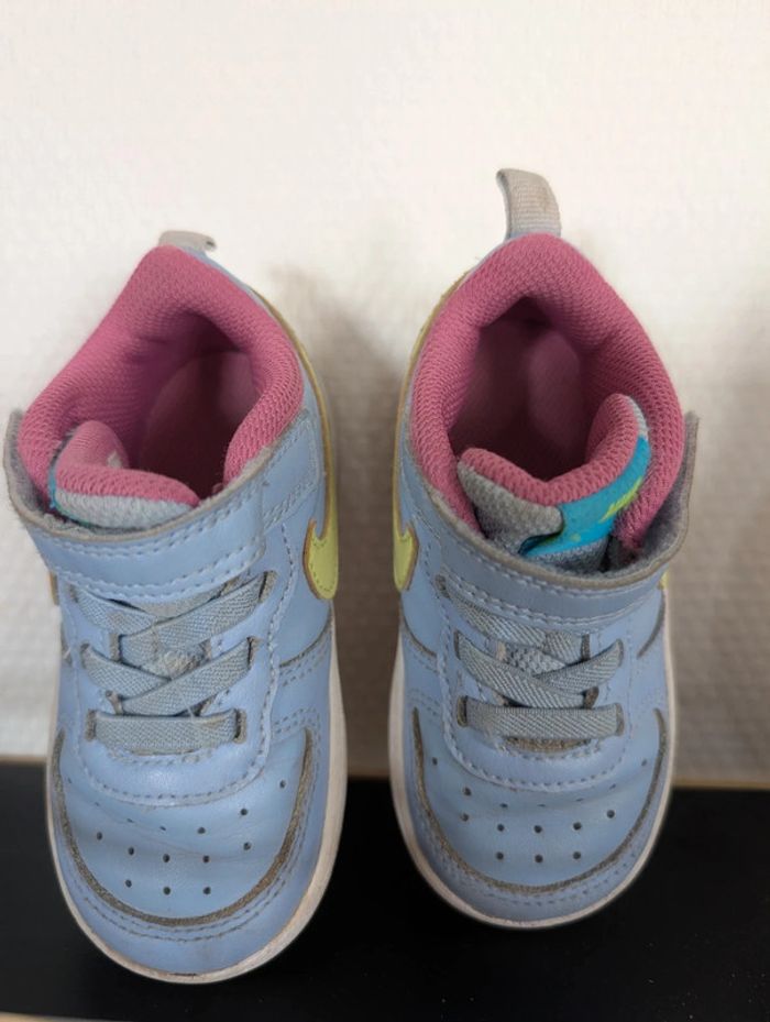 Baskets - Nike - 22 - photo numéro 2