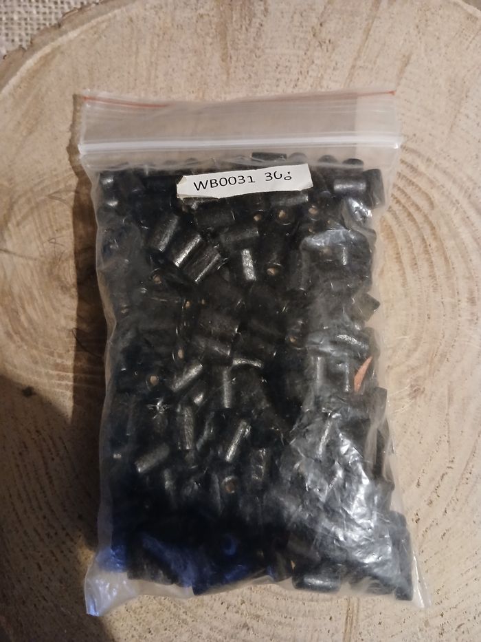 Sachet de 30 gramme de perles en bois tubes noire - photo numéro 2
