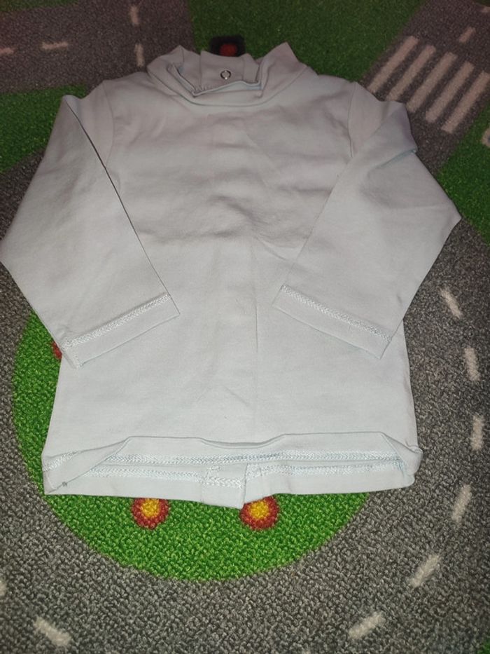 sous pull bleu ciel bébé