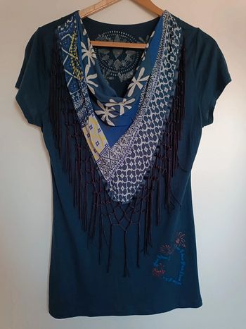 T-shirt Desigual bleu marine avec foulard - neuf sans étiquette - taille M