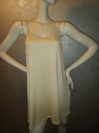 nuisette beige avec dentelle taille 42