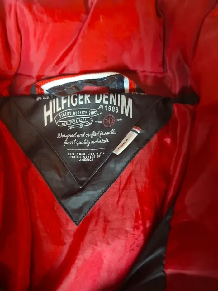 Doudoune Tommy Hilfiger Denim – Noire & Rouge – Taille M - photo numéro 2