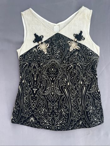 Top sans manches broderie florale