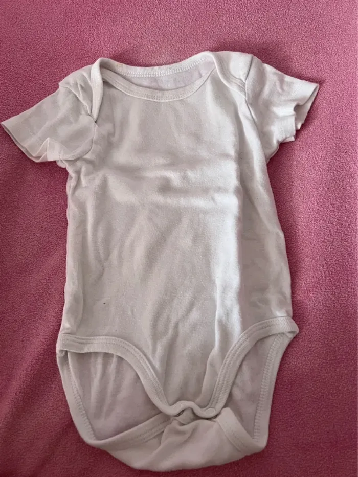 Lot de 7 bodys manches courtes - 9 mois - photo numéro 10