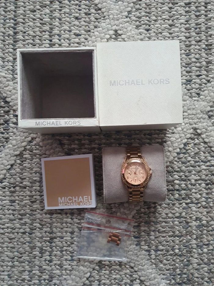 Montre Michael Kors doré rose - photo numéro 2
