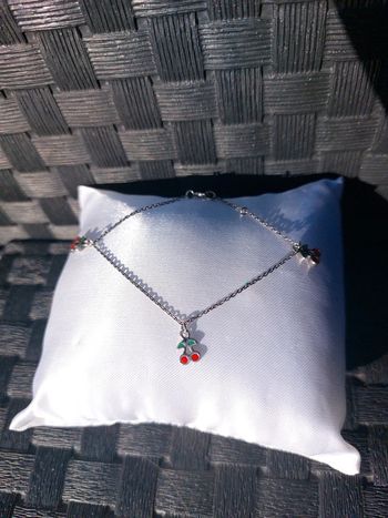 Bracelet pendentif cerise