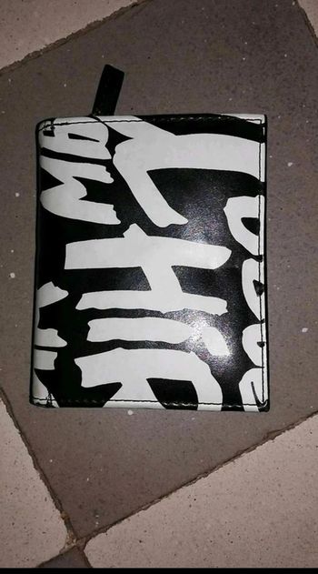 Portefeuille noir  et  blanc