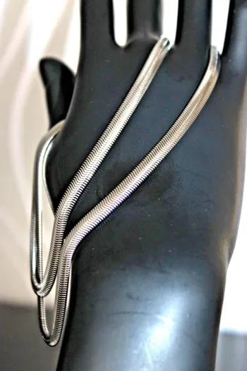 collier en maille serpent plat en acier inoxydable longueur mini 55 cms