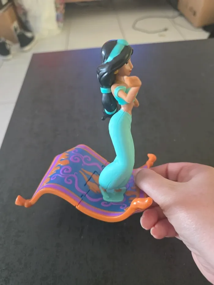Figurine princesse Jasmine Disney neuve - photo numéro 2