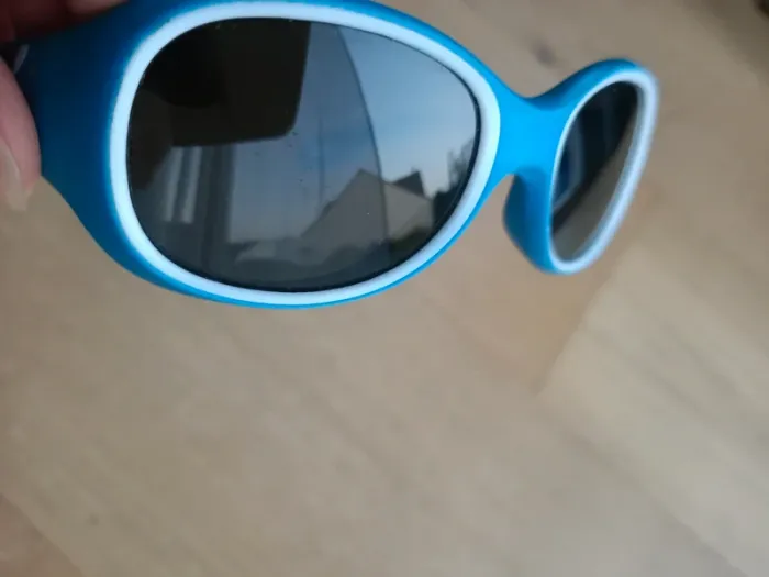 Lunette solaire - photo numéro 3