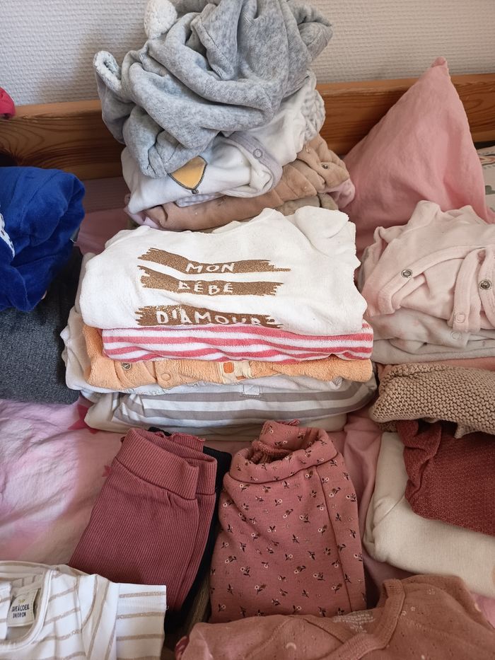 Lot fille vêtements, bodys,  pyjamas 3 mois - photo numéro 3