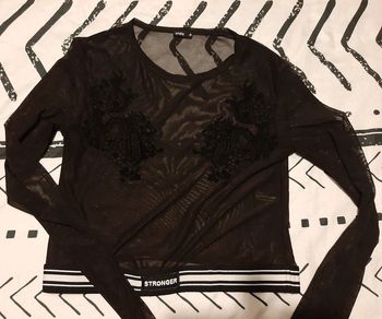 Haut noir transparent