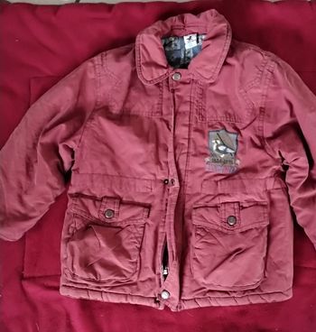Manteau,  bordeaux  ,fermeture  et  pressions  ,poches  ,Palomino  ,104  cm