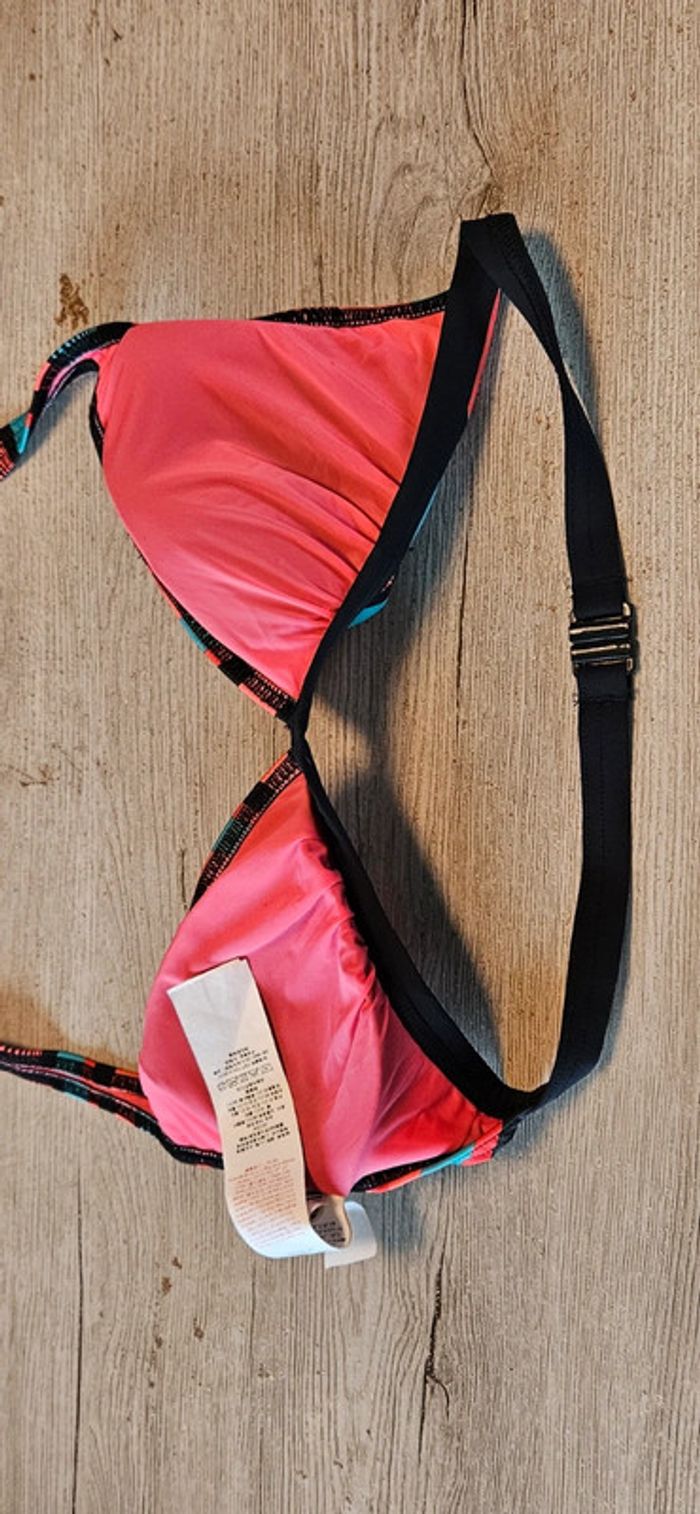 Haut de bikini neuf, mais sans étiquette, Oxylane, taille 95 C - photo numéro 4