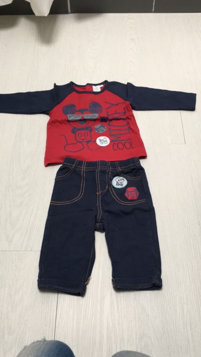 Ensemble pantalon t-shirt Mickey Disney 6 mois