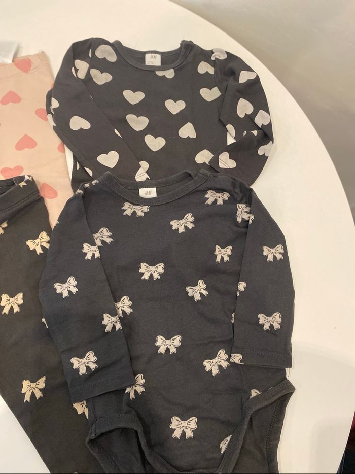 Ensemble leggings et bodies 12 mois - photo numéro 3