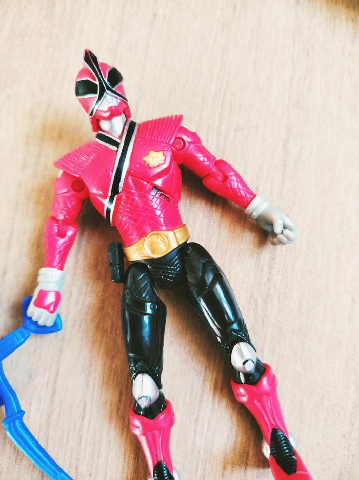 🙅 Power rangers Samurai figurine ranger rouge avec accessoire marque bandai - photo numéro 2