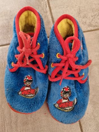 Chaussons à lacer neuf p26
