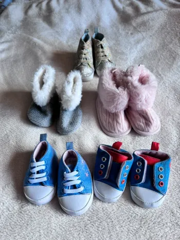 🌺Lot de petites chaussures bébé fille tailles multiples🌺