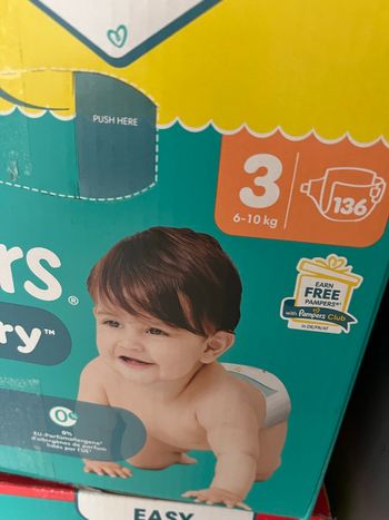 Couches Pampers taille 3