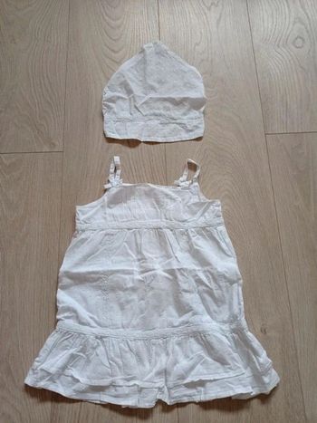 Robe blanche à bretelles avec accessoire cheveux Gémo 12 mois