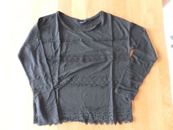Tee-shirt noir dentelle