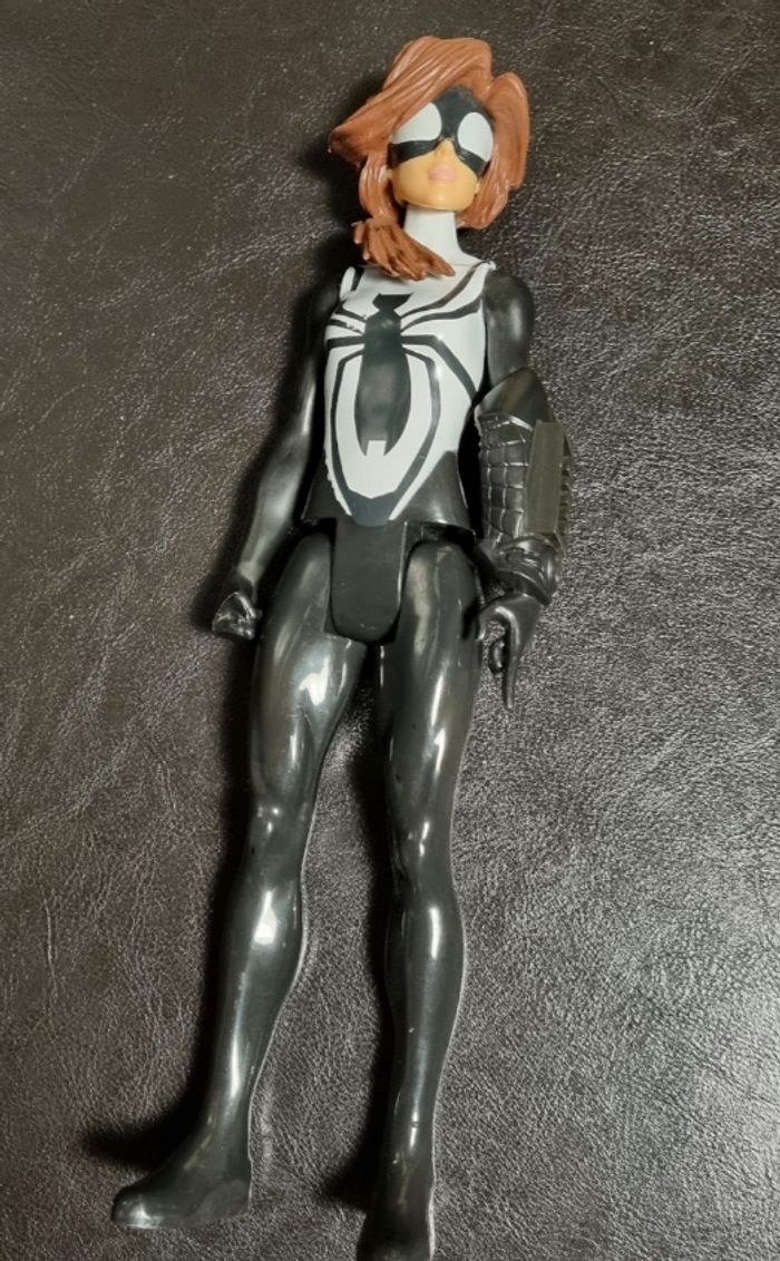 figurine MARVEL girl