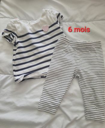 T-shirt et legging marin