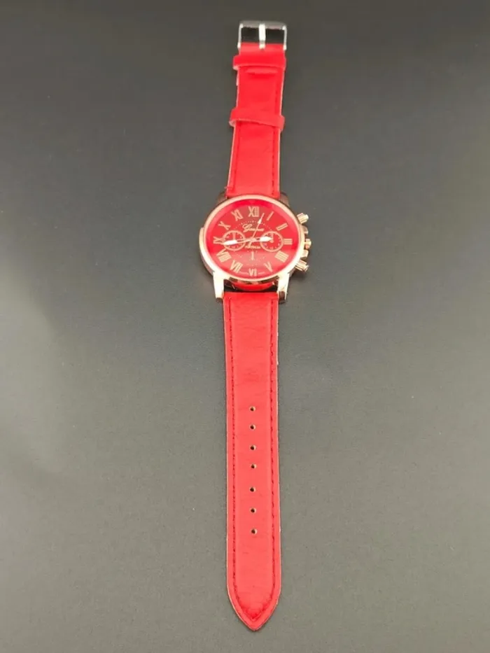Montre rouge vif, style classique vintage - photo numéro 3